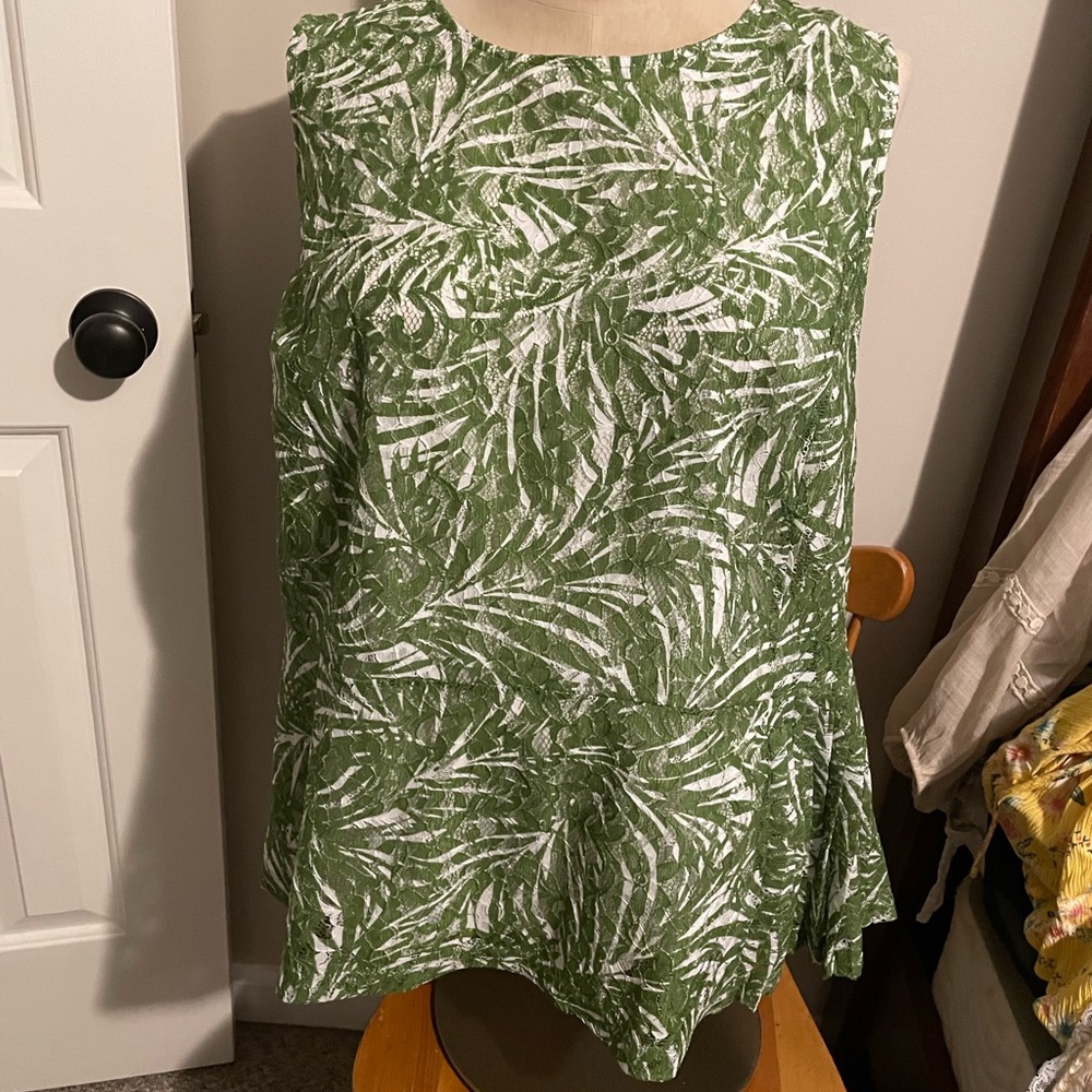 Plus lace tank